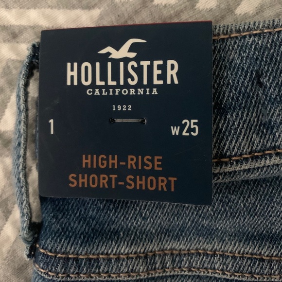 Hollister High-Rise Short-Short NWT size 1 - Picture 3 of 3